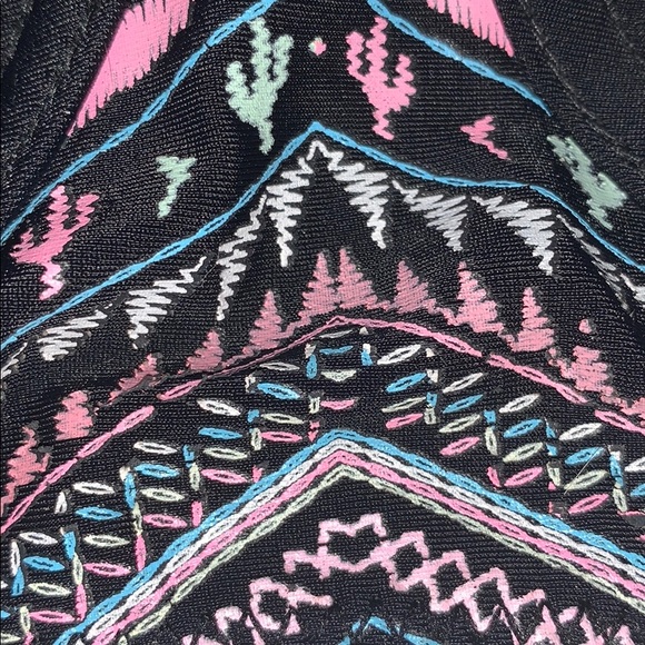 Aztec bikini top - Picture 2 of 3